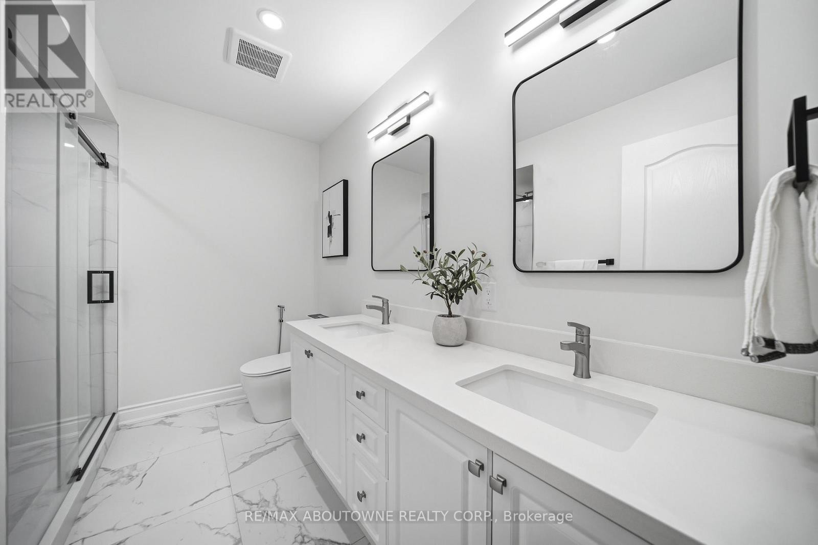 












3408 HIDEAWAY PLACE

,
Mississauga (Churchill Meadows),




Ontario
L5M0A7

