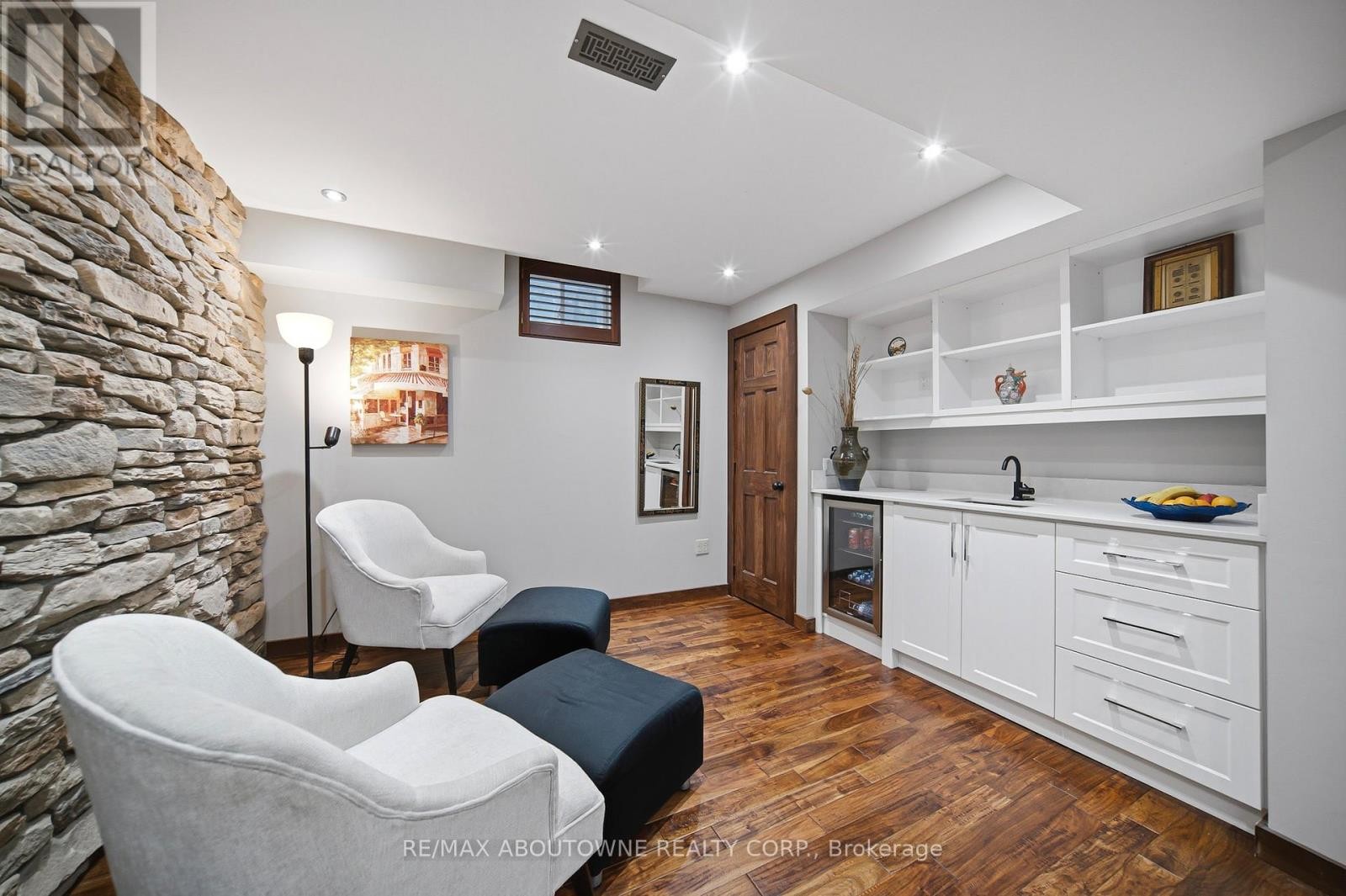 












3408 HIDEAWAY PLACE

,
Mississauga (Churchill Meadows),




Ontario
L5M0A7

