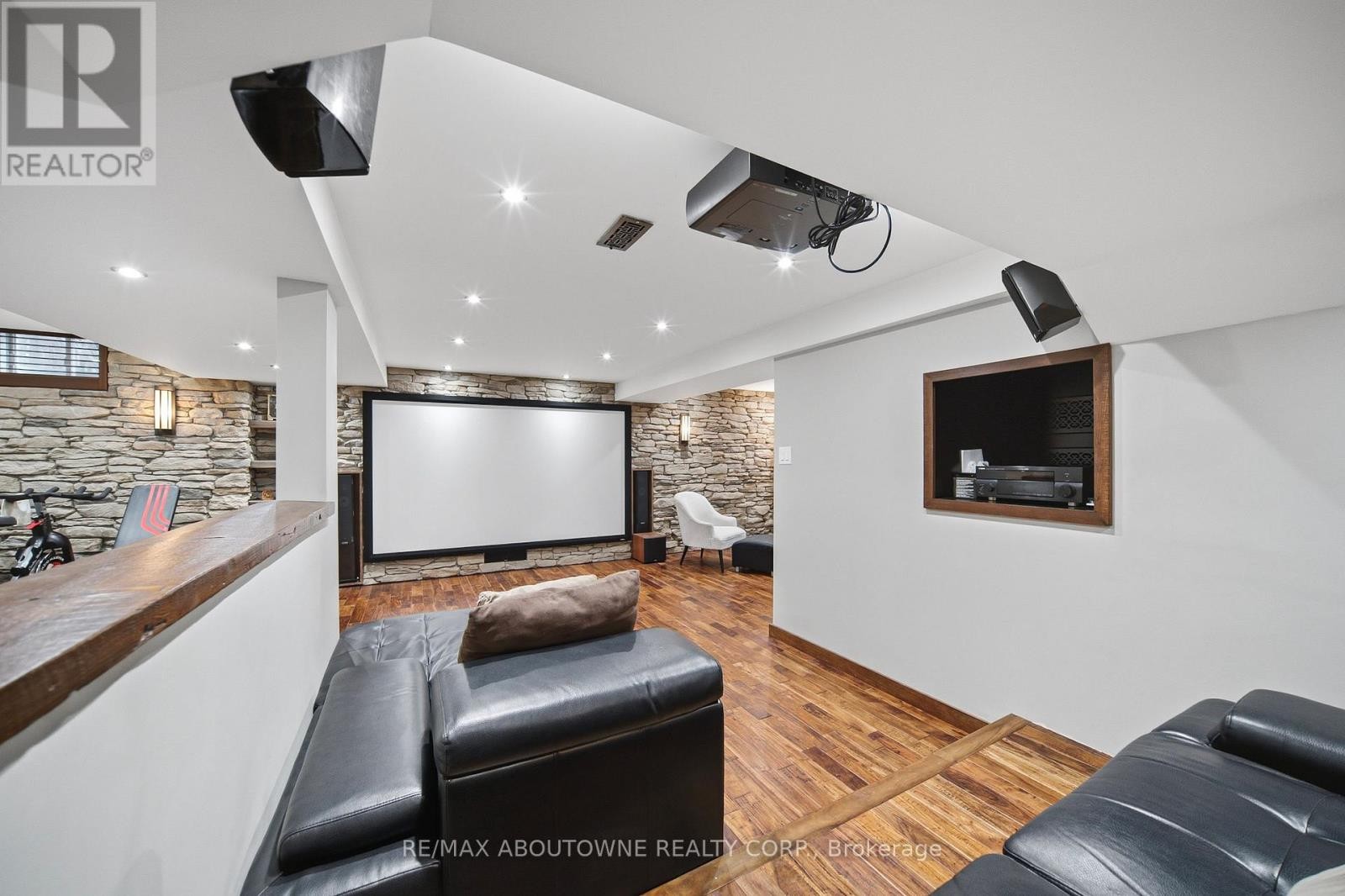 












3408 HIDEAWAY PLACE

,
Mississauga (Churchill Meadows),




Ontario
L5M0A7


