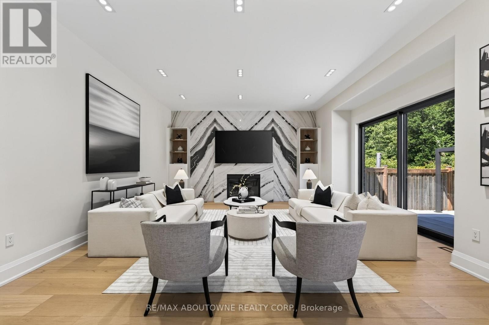 












197 POLLY DRIVE

,
Oakville (GO Glenorchy),




Ontario
L6M5K2

