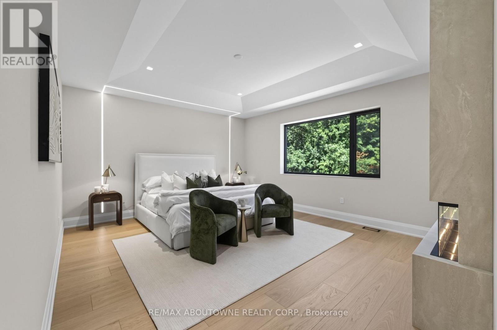 












197 POLLY DRIVE

,
Oakville (GO Glenorchy),




Ontario
L6M5K2

