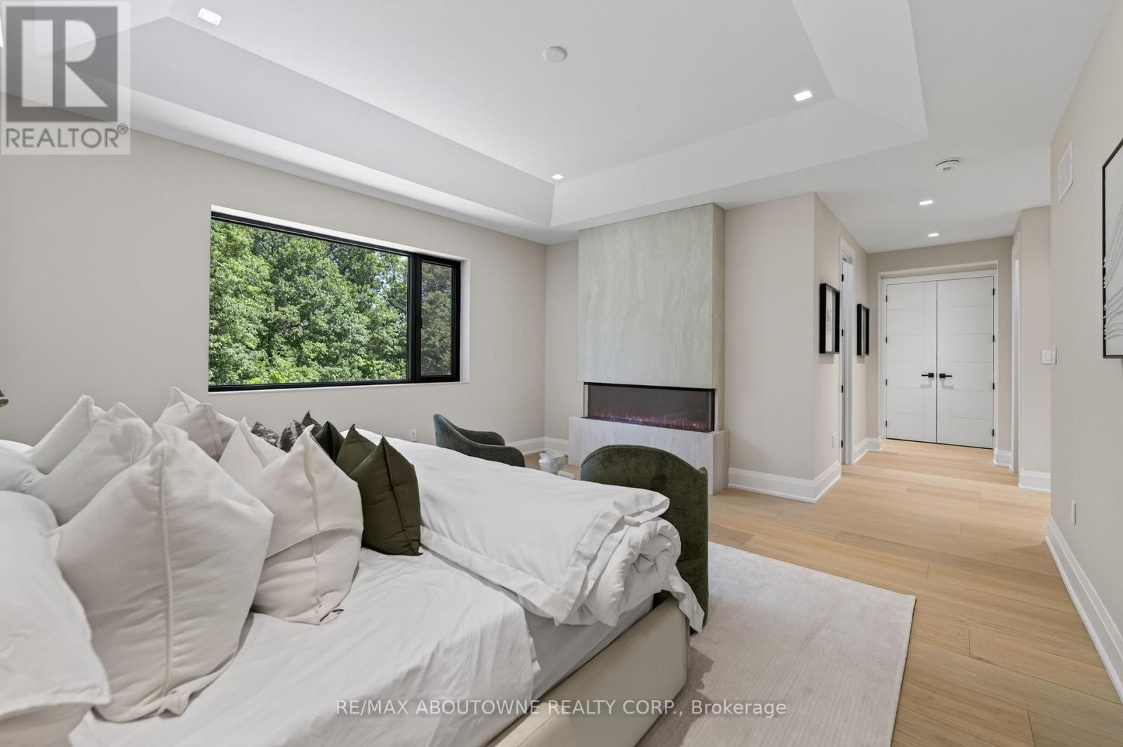 












197 POLLY DRIVE

,
Oakville (GO Glenorchy),




Ontario
L6M5K2

