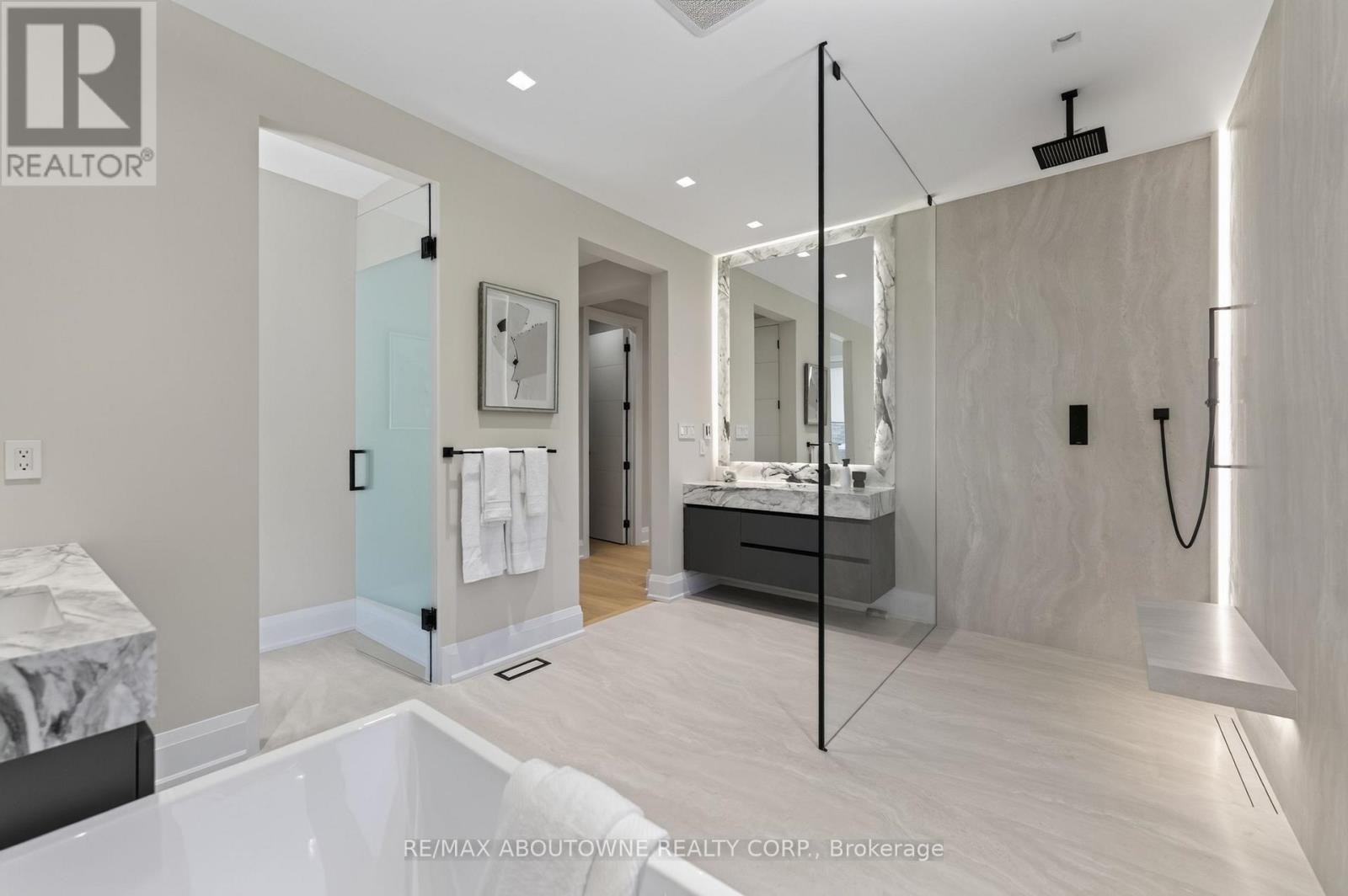 












197 POLLY DRIVE

,
Oakville (GO Glenorchy),




Ontario
L6M5K2

