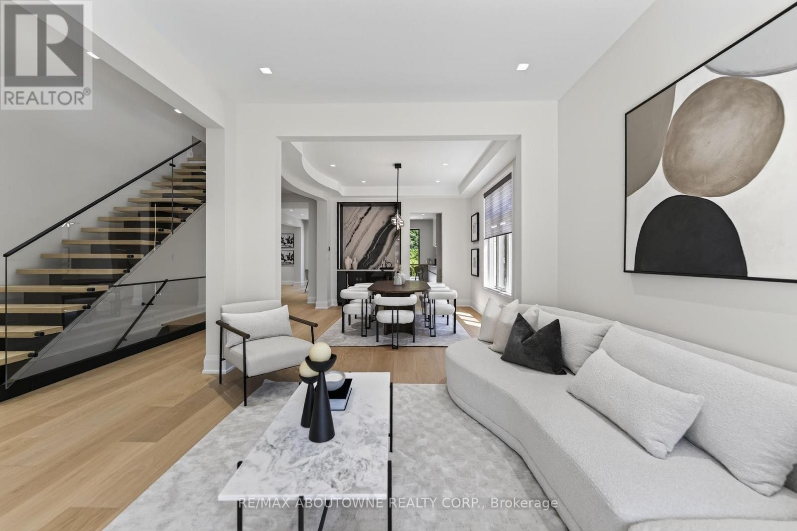 












197 POLLY DRIVE

,
Oakville (GO Glenorchy),




Ontario
L6M5K2

