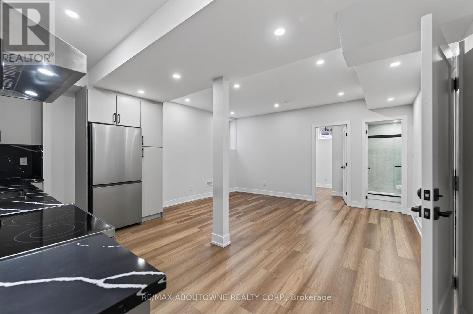 












197 POLLY DRIVE

,
Oakville (GO Glenorchy),




Ontario
L6M5K2

