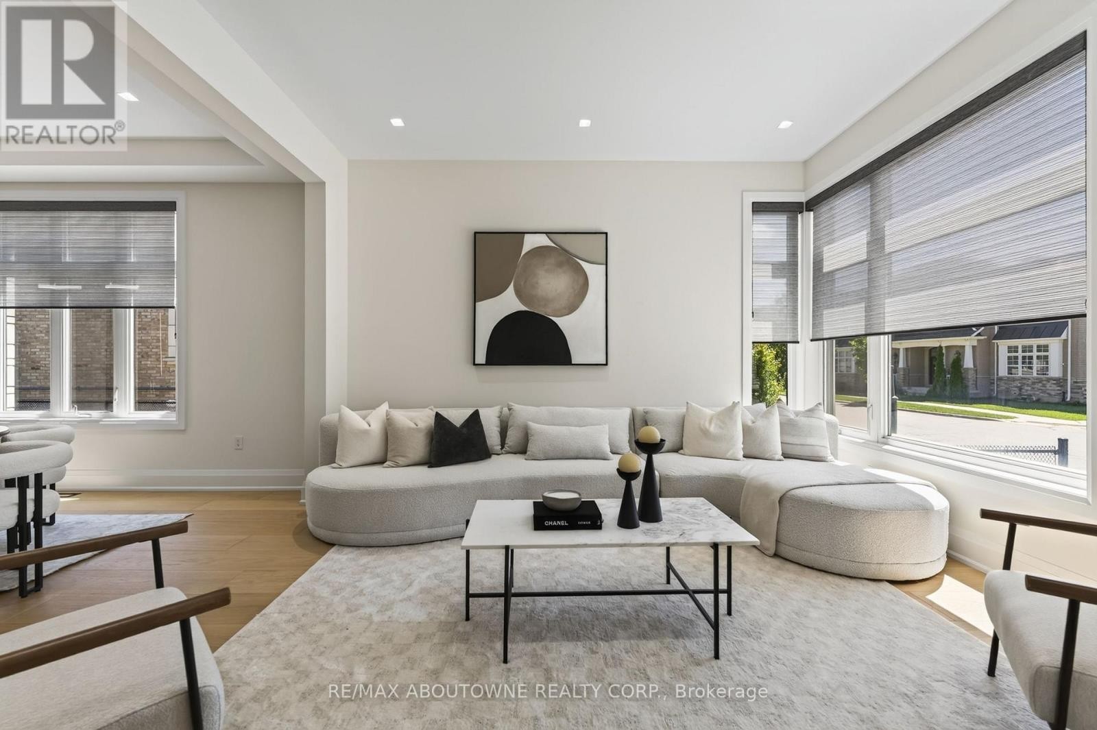 












197 POLLY DRIVE

,
Oakville (GO Glenorchy),




Ontario
L6M5K2

