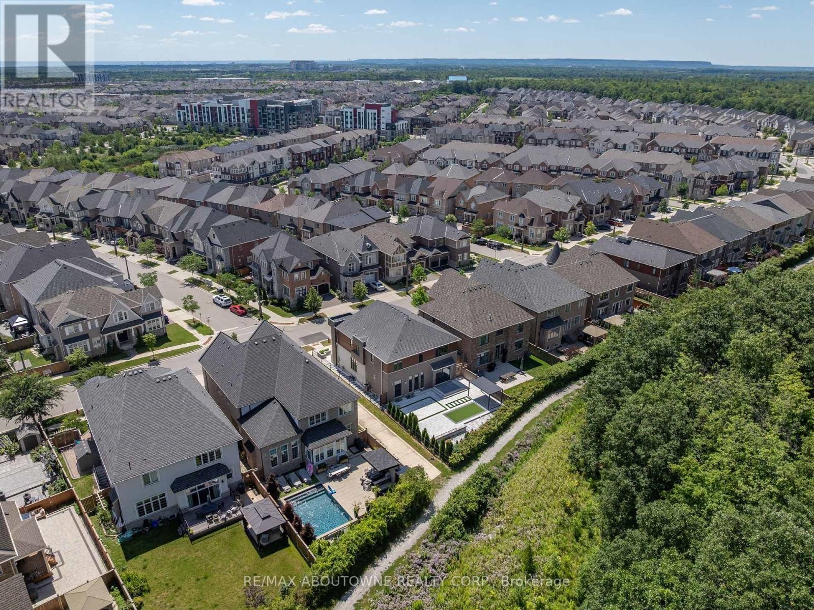 












197 POLLY DRIVE

,
Oakville (GO Glenorchy),




Ontario
L6M5K2

