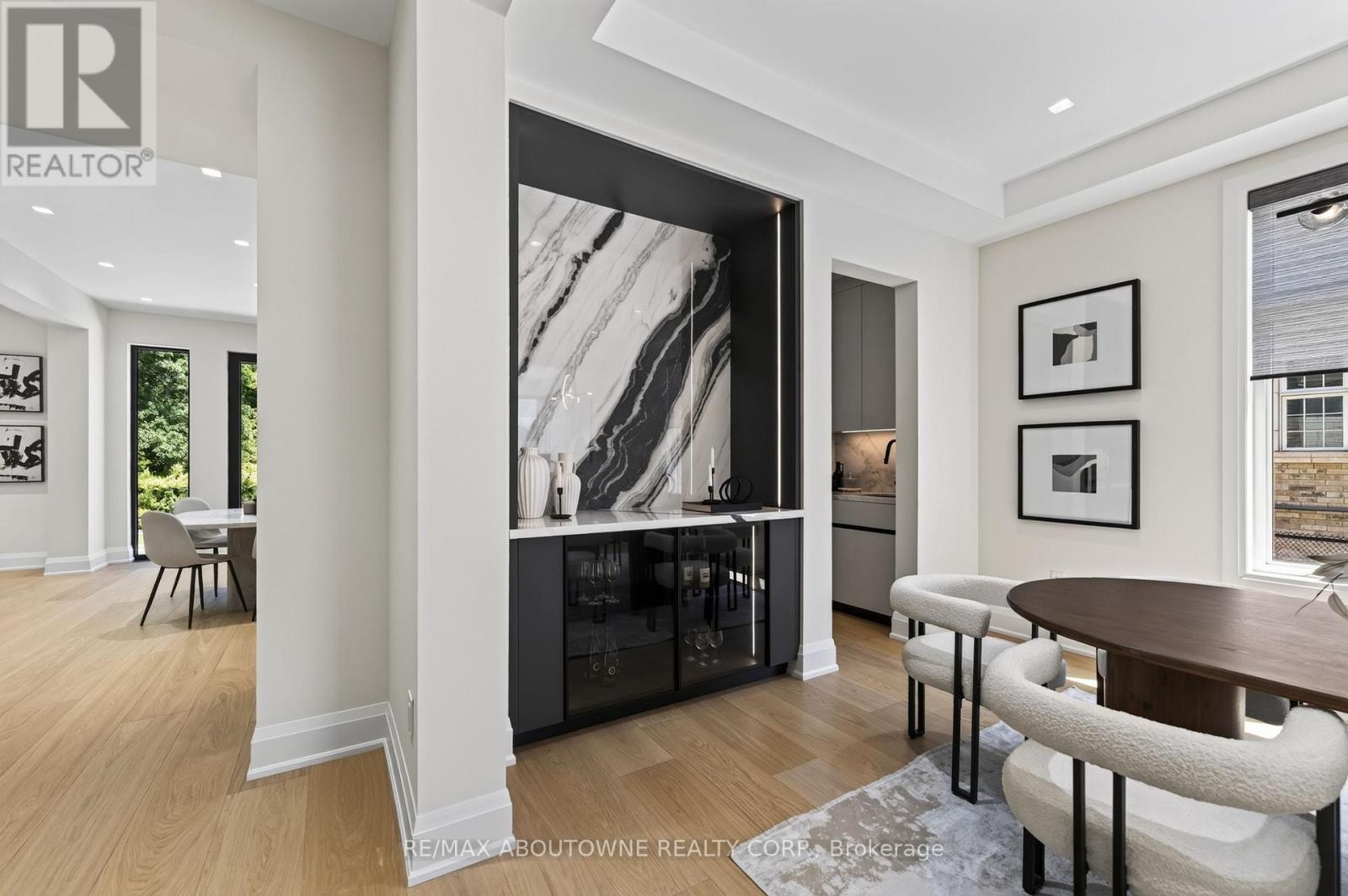 












197 POLLY DRIVE

,
Oakville (GO Glenorchy),




Ontario
L6M5K2

