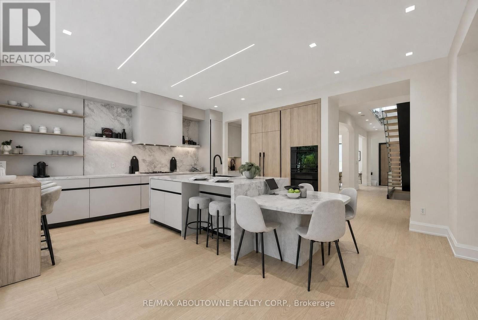 












197 POLLY DRIVE

,
Oakville (GO Glenorchy),




Ontario
L6M5K2


