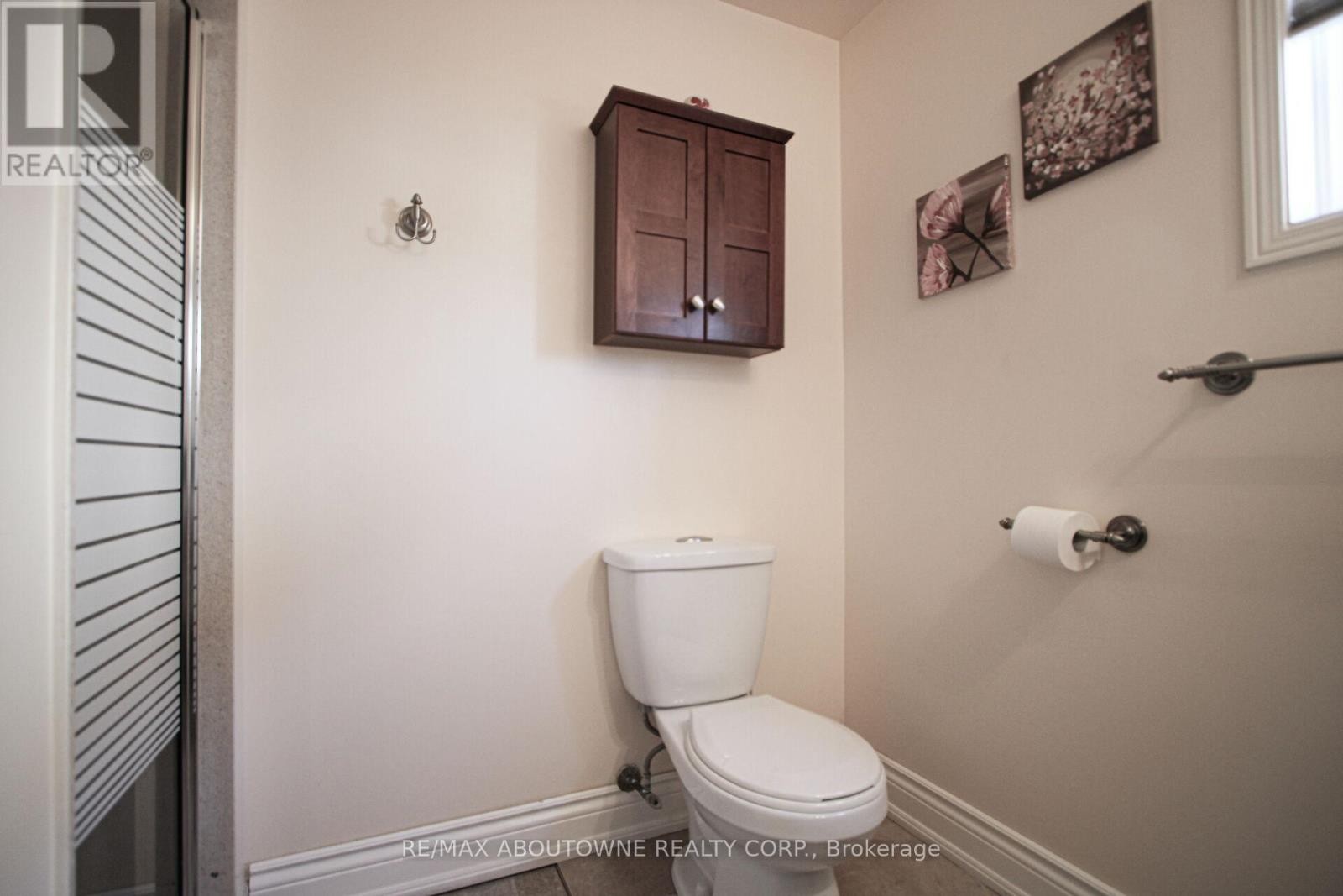 












2216 NORFOLK DRIVE

,
Oakville (RO River Oaks),




Ontario
L6H6H4

