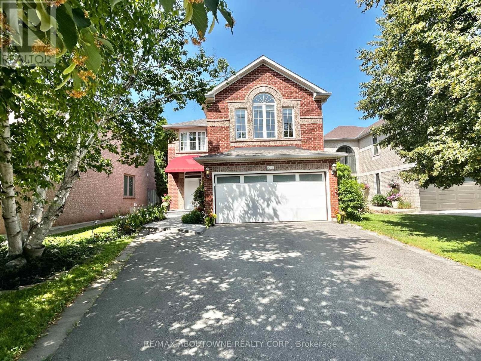 












2216 NORFOLK DRIVE

,
Oakville (RO River Oaks),




Ontario
L6H6H4

