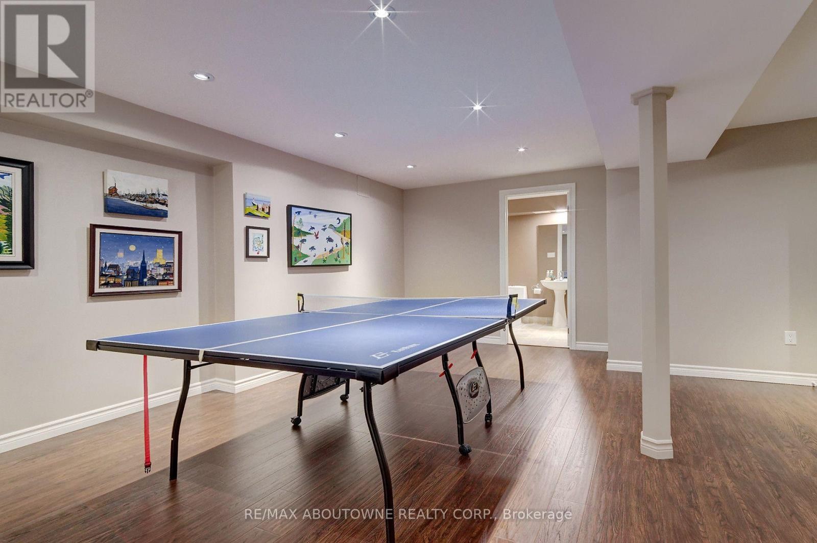 












2196 EMILY CIRCLE

,
Oakville (BC Bronte Creek),




Ontario
L6M0E5

