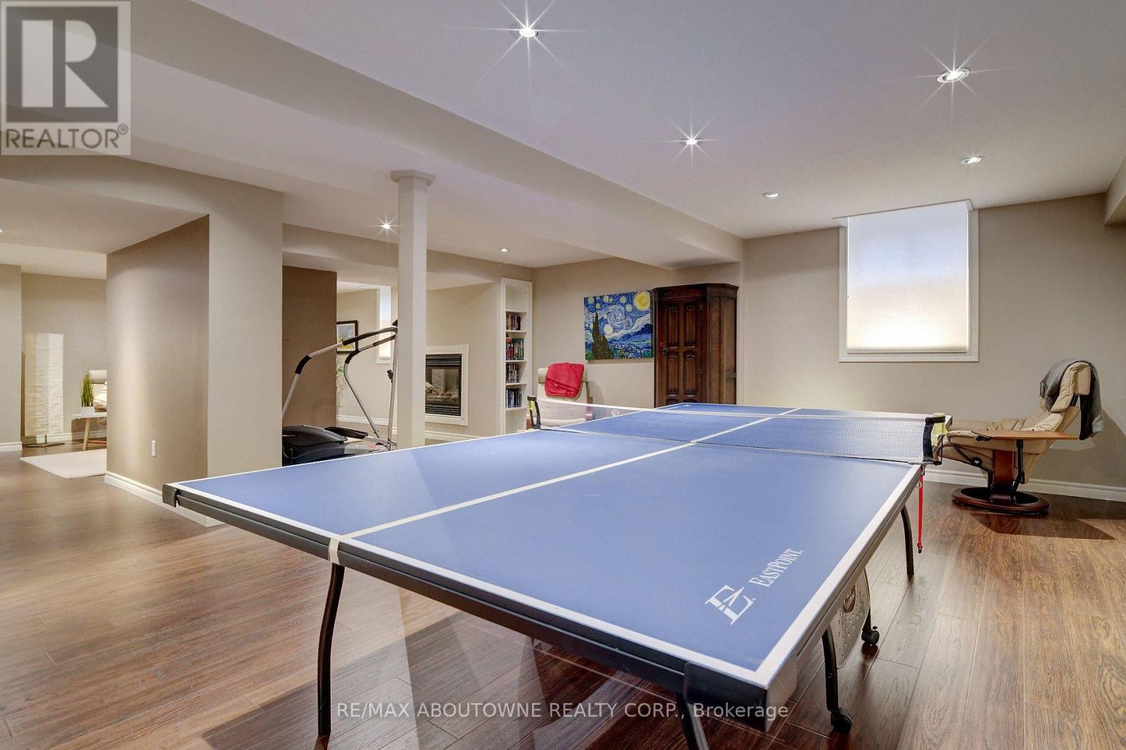 












2196 EMILY CIRCLE

,
Oakville (BC Bronte Creek),




Ontario
L6M0E5

