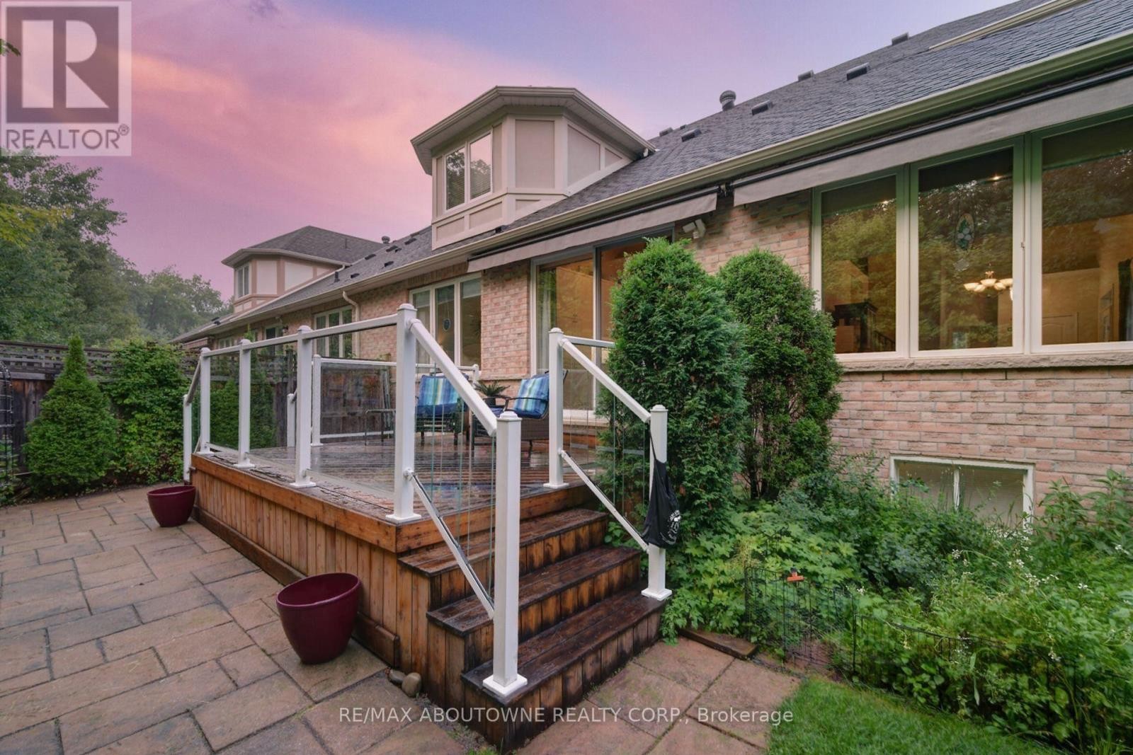 












2196 EMILY CIRCLE

,
Oakville (BC Bronte Creek),




Ontario
L6M0E5

