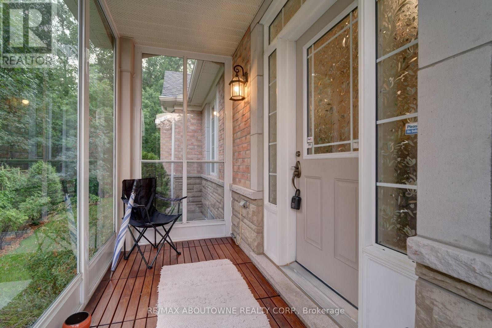 












2196 EMILY CIRCLE

,
Oakville (BC Bronte Creek),




Ontario
L6M0E5

