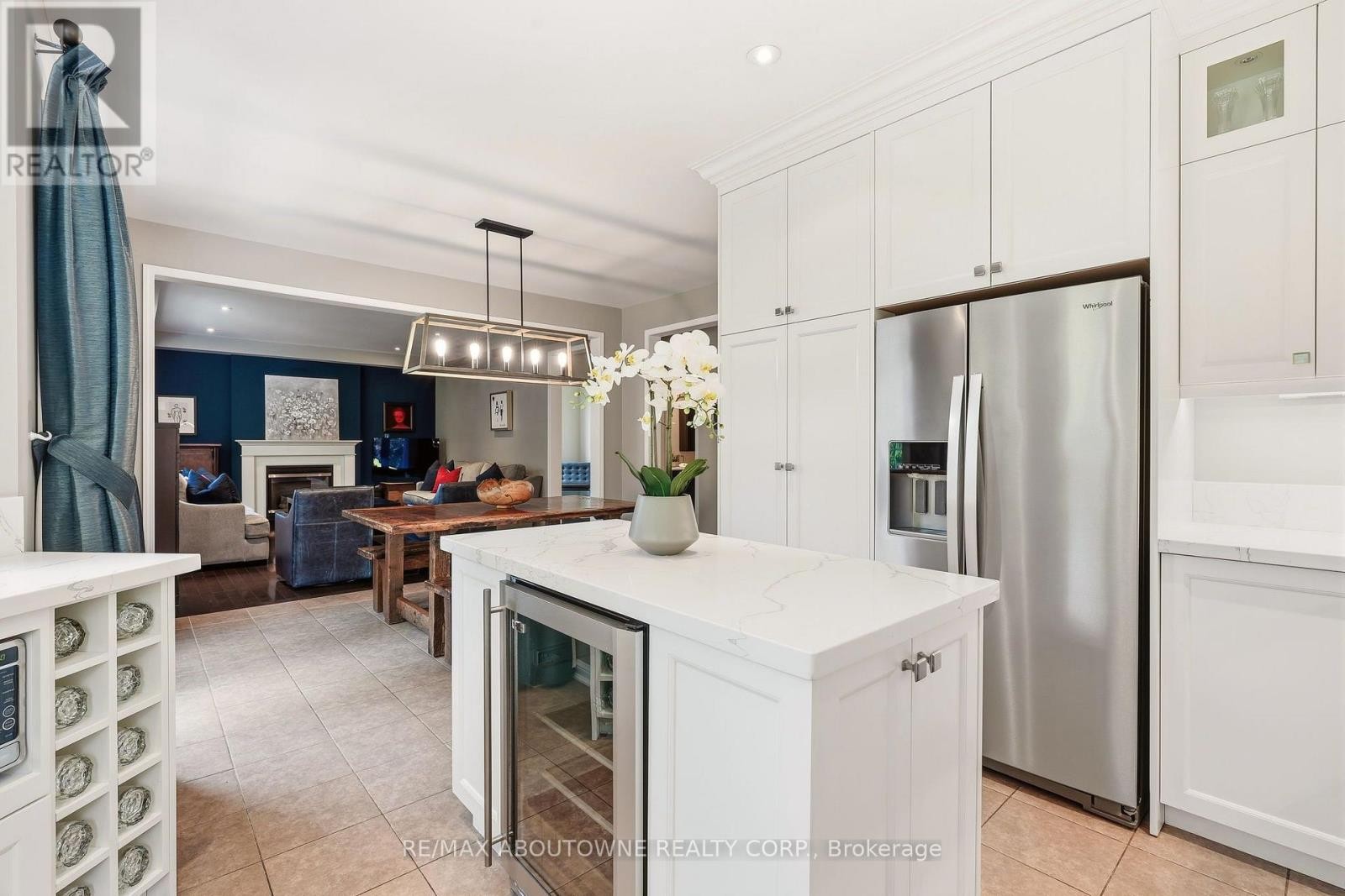 












536 CUSICK CIRCLE

,
Milton (HA Harrison),




Ontario
L9T0N1

