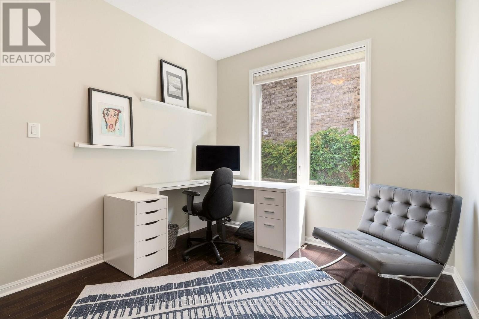 












536 CUSICK CIRCLE

,
Milton (HA Harrison),




Ontario
L9T0N1

