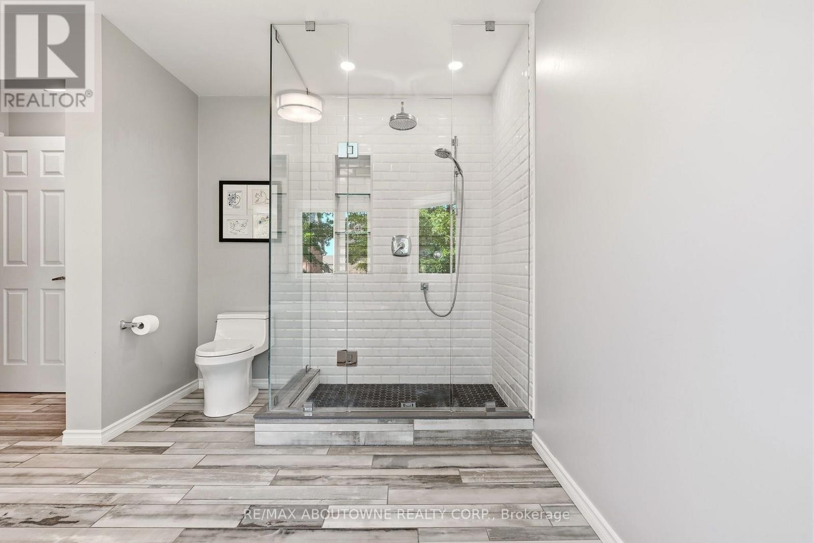 












536 CUSICK CIRCLE

,
Milton (HA Harrison),




Ontario
L9T0N1

