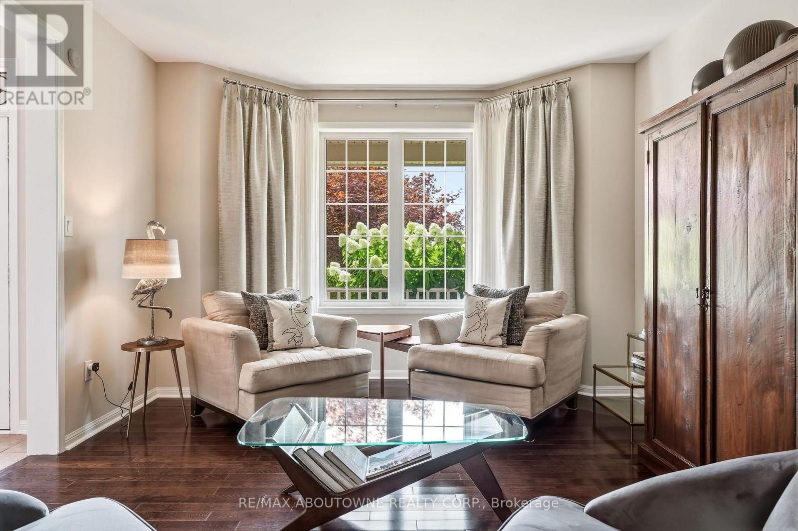 












536 CUSICK CIRCLE

,
Milton (HA Harrison),




Ontario
L9T0N1

