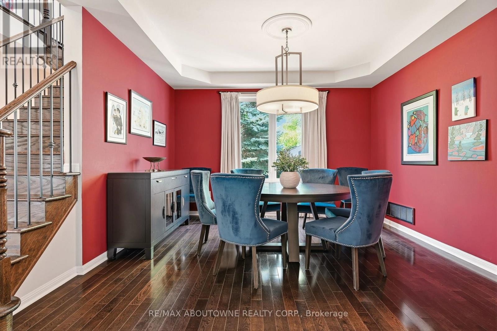 












536 CUSICK CIRCLE

,
Milton (HA Harrison),




Ontario
L9T0N1

