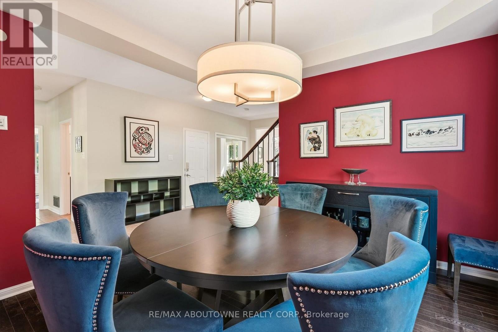 












536 CUSICK CIRCLE

,
Milton (HA Harrison),




Ontario
L9T0N1

