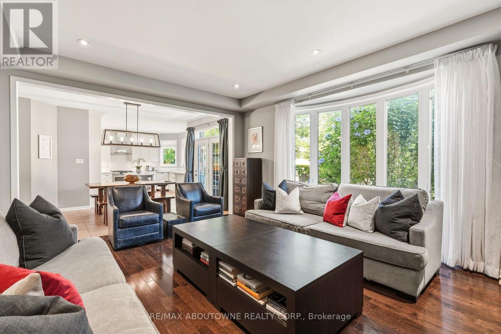 












536 CUSICK CIRCLE

,
Milton (HA Harrison),




Ontario
L9T0N1

