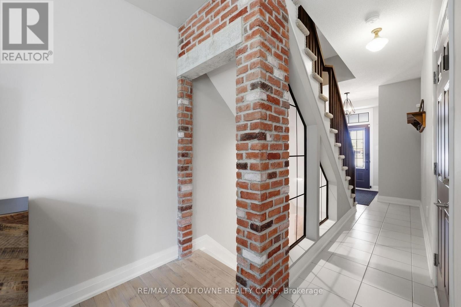 












63 - 1401 PLAINS ROAD E

,
Burlington (Freeman),




Ontario
L7R0C2

