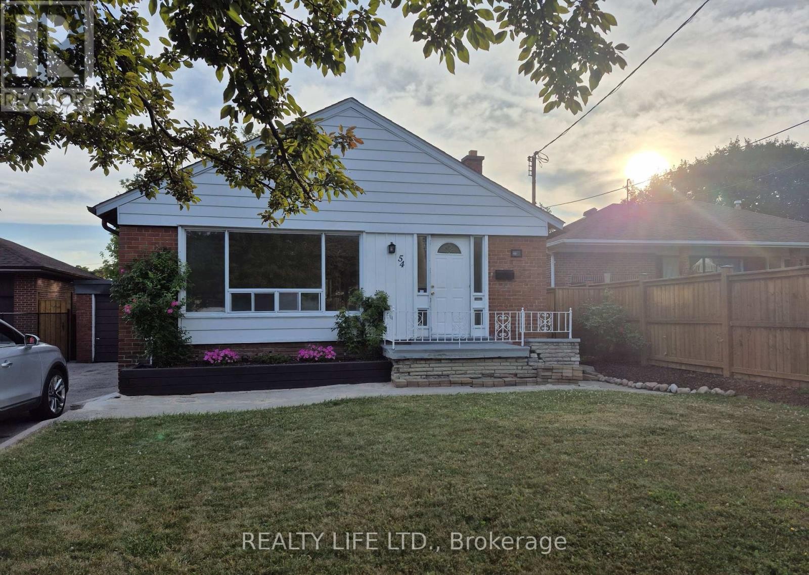 












54 GARSIDE CRESCENT

,
Toronto (Brookhaven-Amesbury),




Ontario
M6M2Z6

