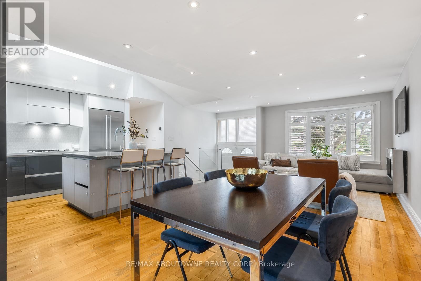












547 PINEGROVE ROAD

,
Oakville (WO West),




Ontario
L6K2C2

