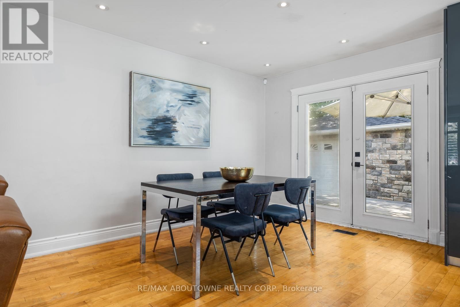 












547 PINEGROVE ROAD

,
Oakville (WO West),




Ontario
L6K2C2

