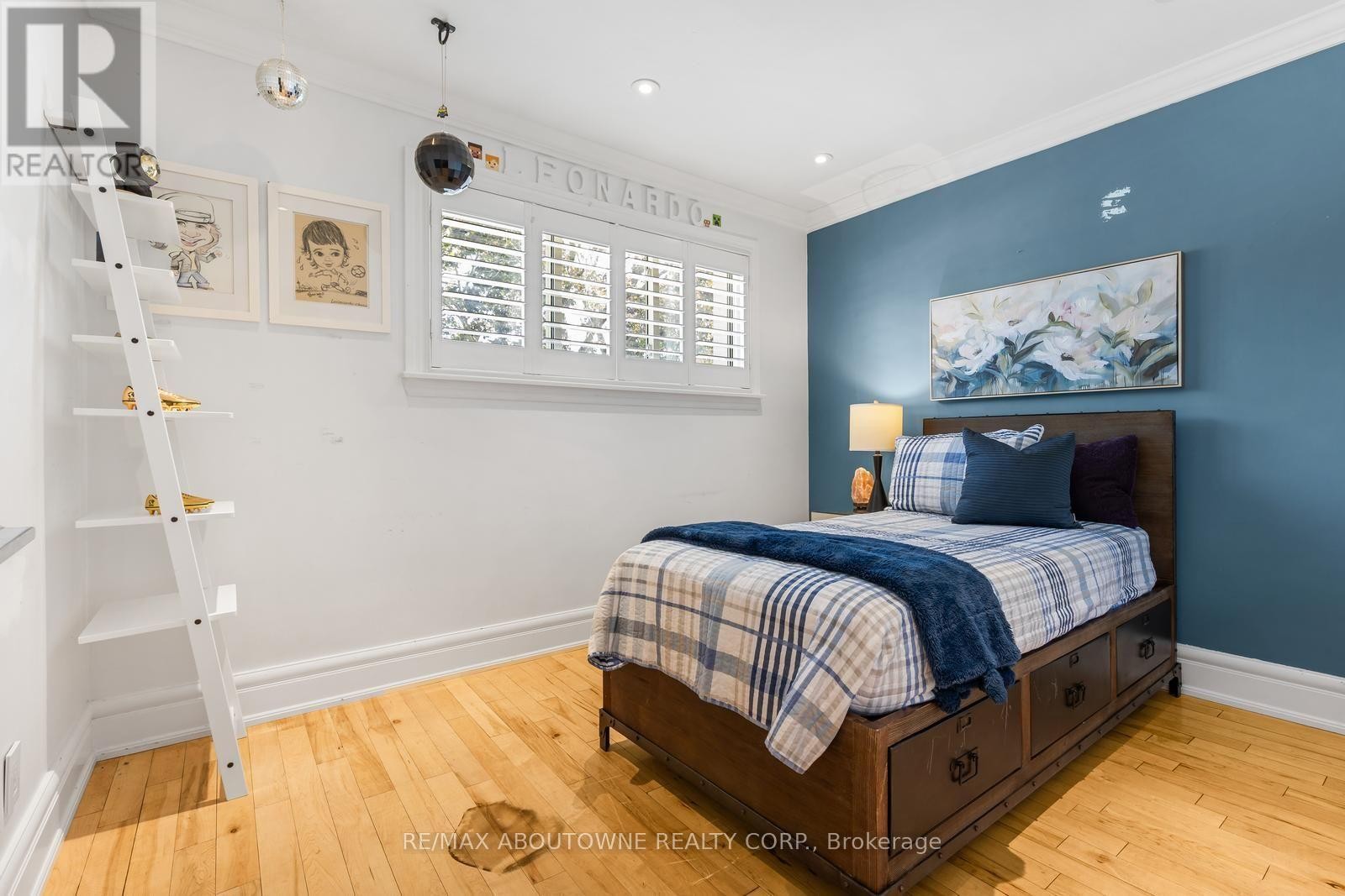 












547 PINEGROVE ROAD

,
Oakville (WO West),




Ontario
L6K2C2

