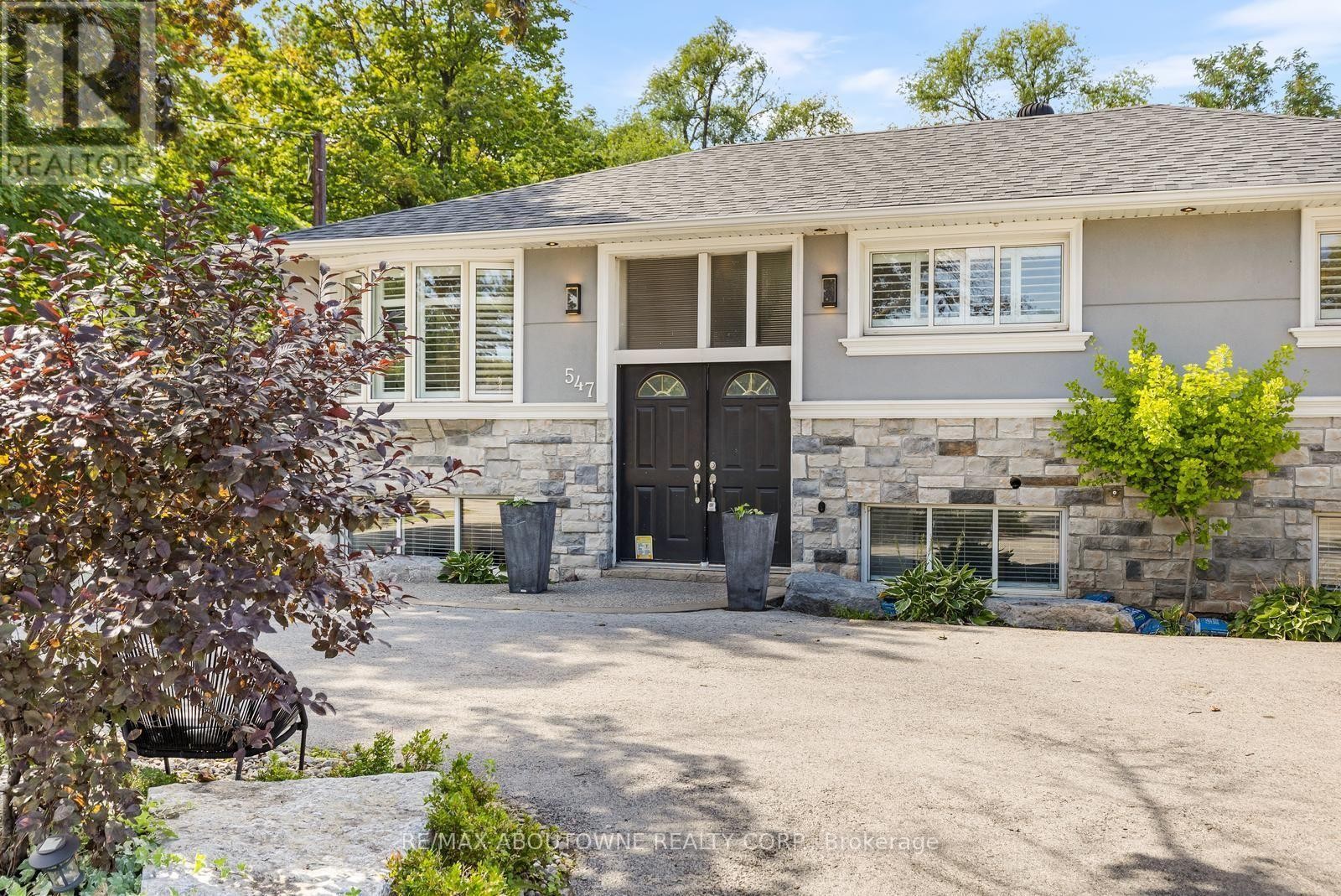 












547 PINEGROVE ROAD

,
Oakville (WO West),




Ontario
L6K2C2

