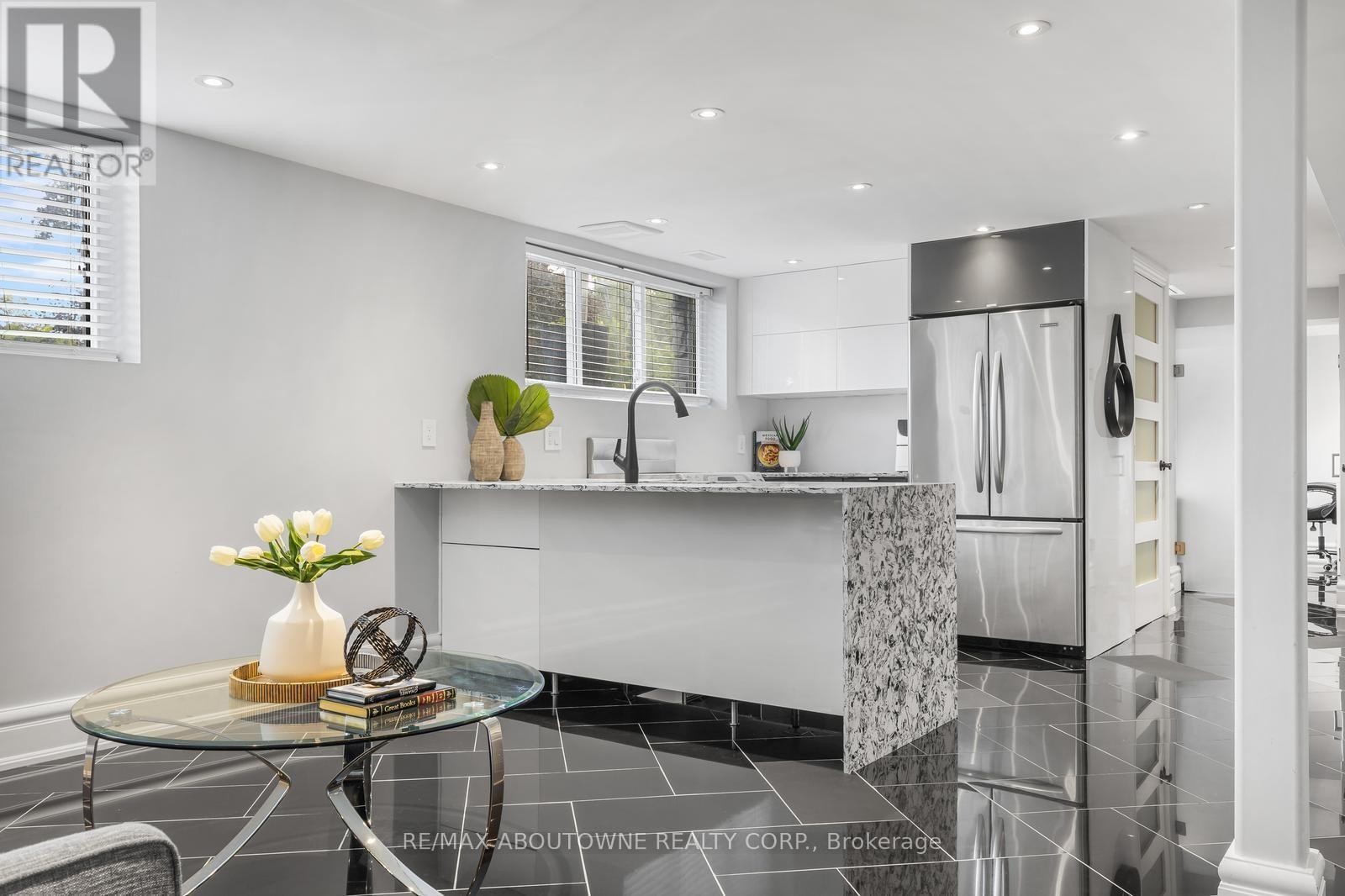 












547 PINEGROVE ROAD

,
Oakville (WO West),




Ontario
L6K2C2

