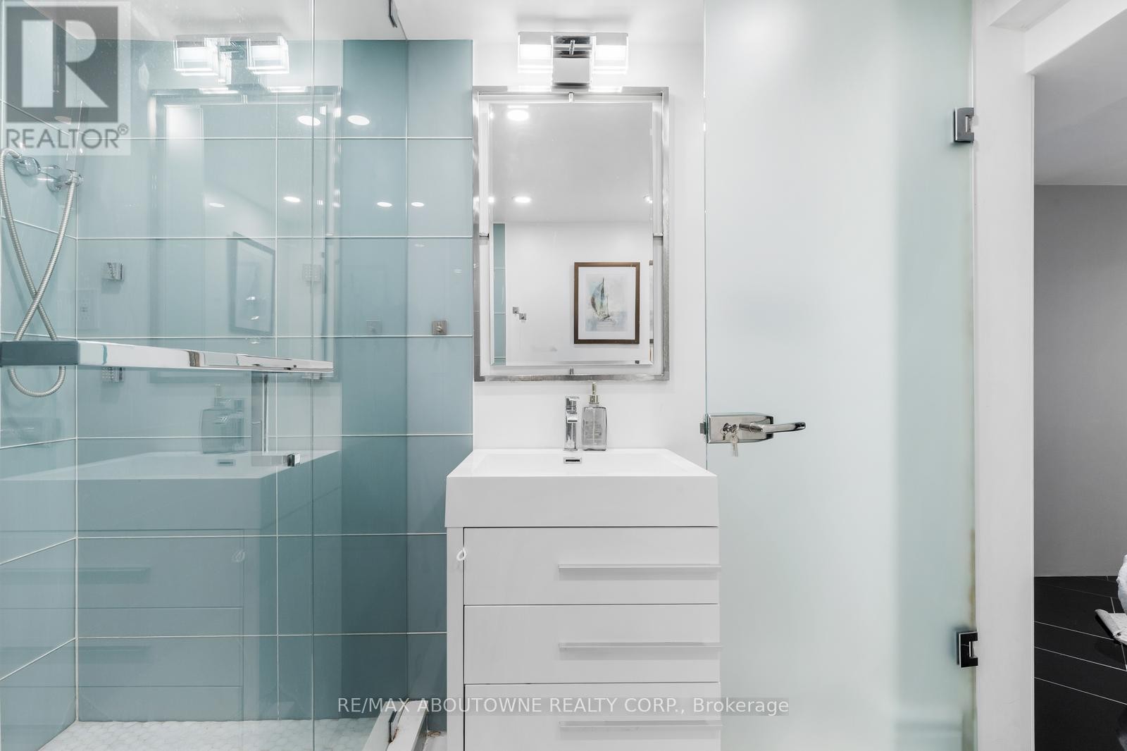 












547 PINEGROVE ROAD

,
Oakville (WO West),




Ontario
L6K2C2

