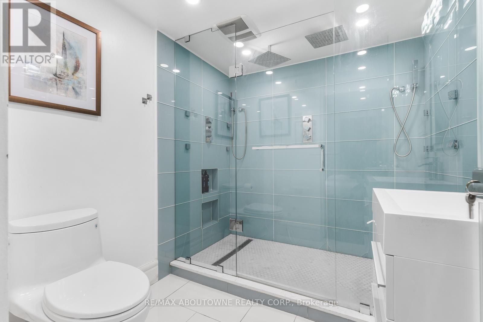 












547 PINEGROVE ROAD

,
Oakville (WO West),




Ontario
L6K2C2

