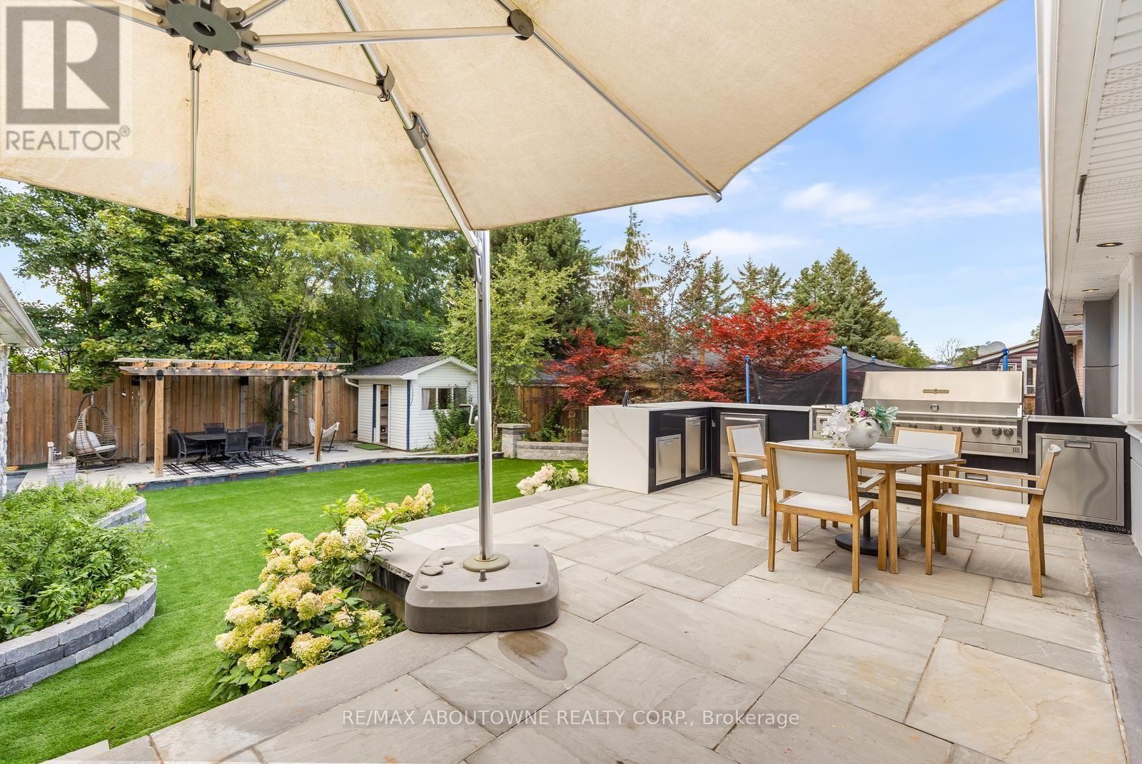 












547 PINEGROVE ROAD

,
Oakville (WO West),




Ontario
L6K2C2

