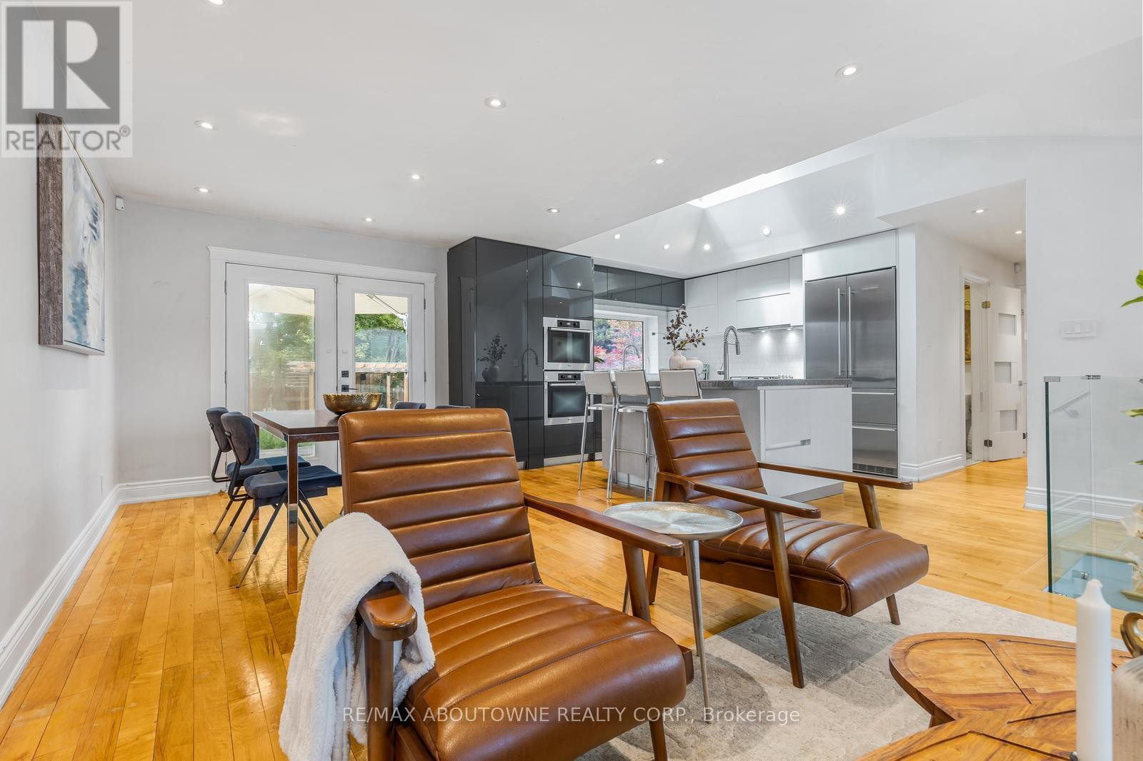 












547 PINEGROVE ROAD

,
Oakville (WO West),




Ontario
L6K2C2

