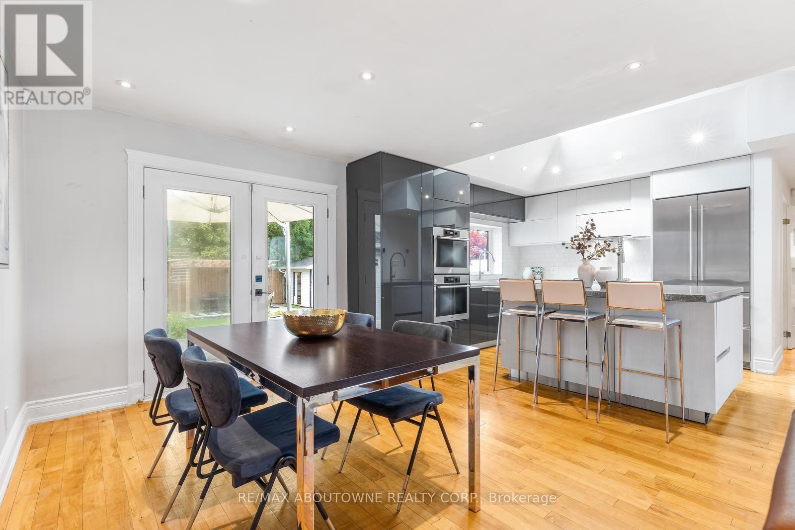 












547 PINEGROVE ROAD

,
Oakville (WO West),




Ontario
L6K2C2

