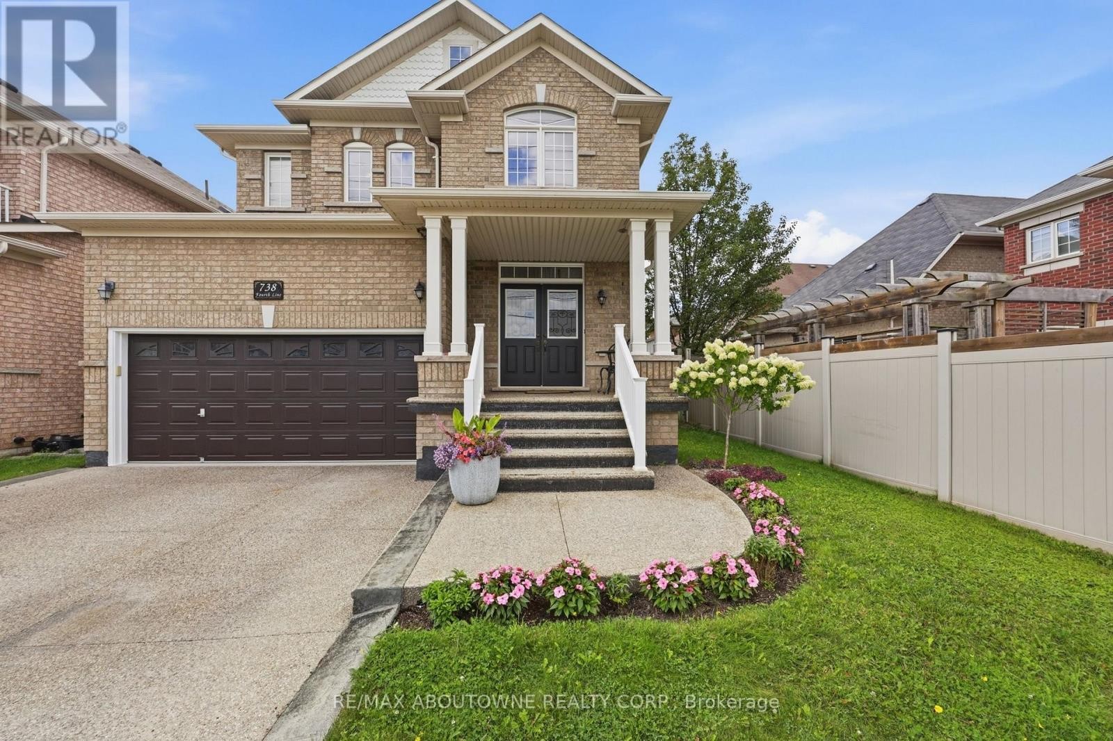












738 FOURTH LINE

,
Milton (BE Beaty),




Ontario
L9T7E4

