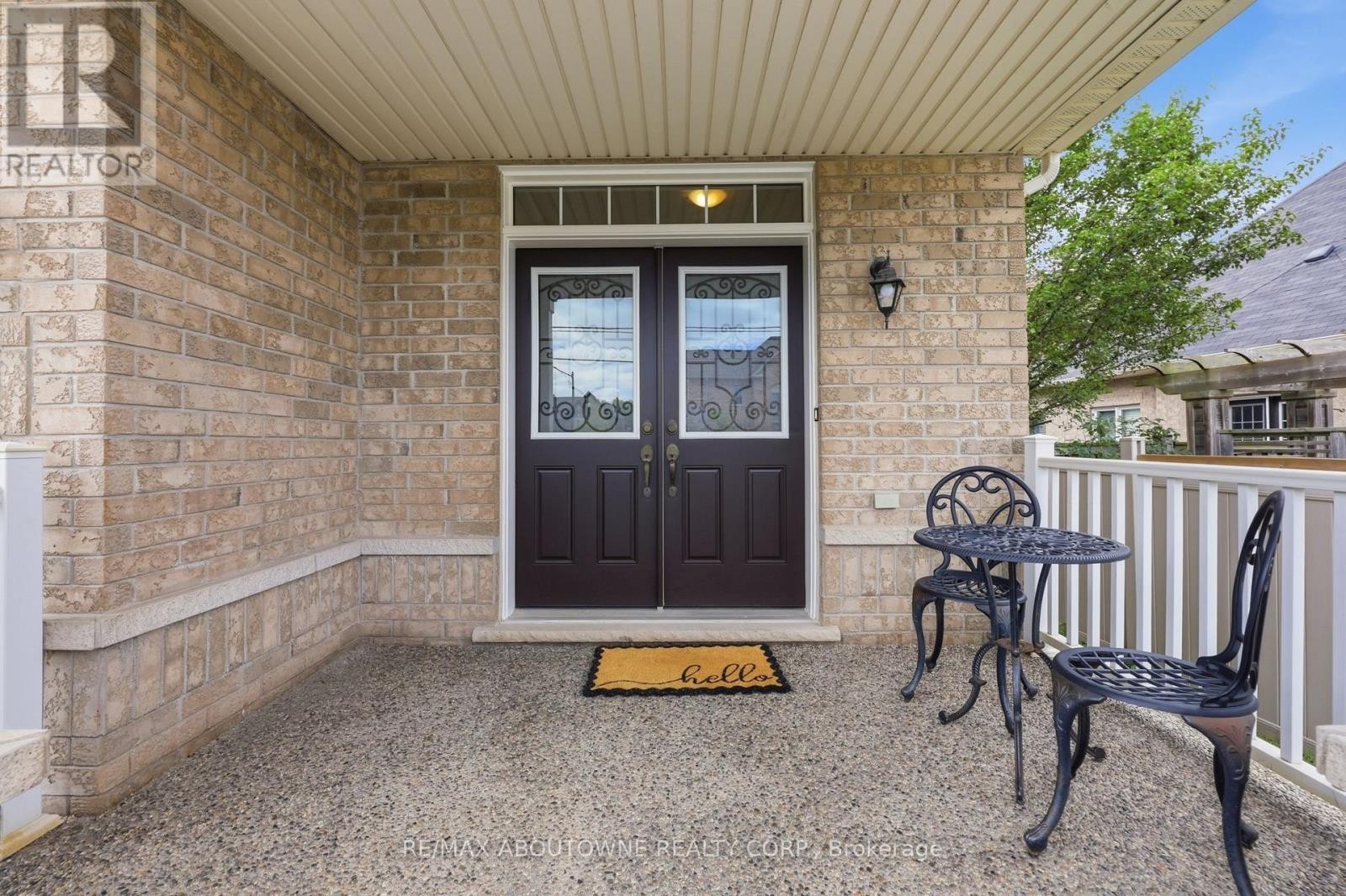 












738 FOURTH LINE

,
Milton (BE Beaty),




Ontario
L9T7E4

