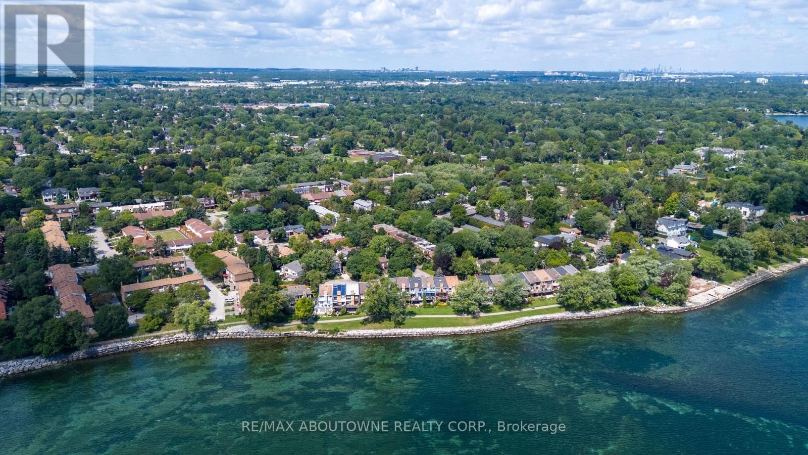 












144 ULSTER DRIVE

,
Oakville (BR Bronte),




Ontario
L6L3P2


