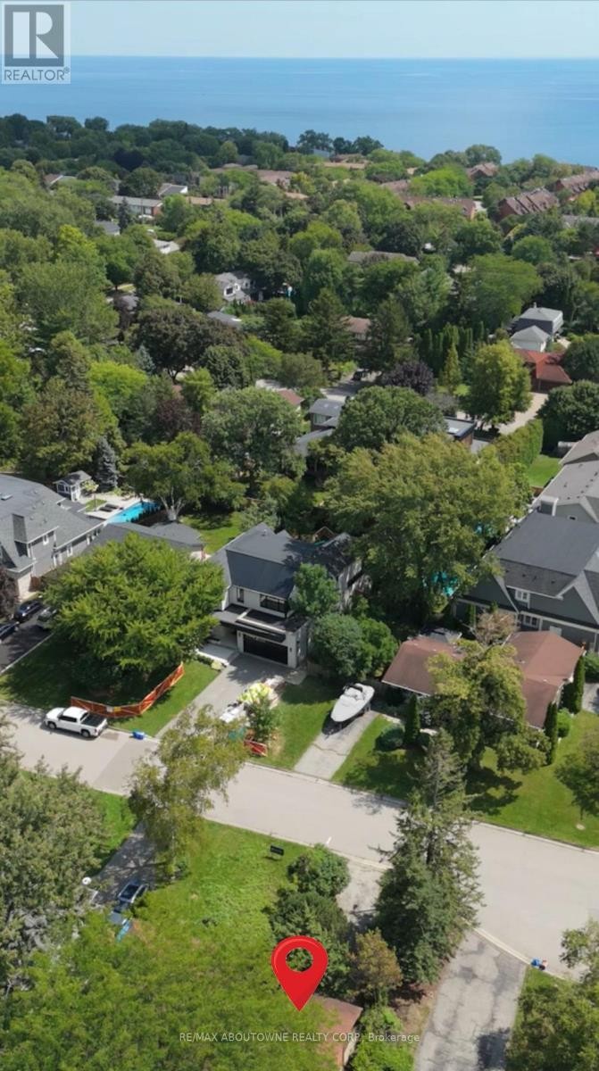 












144 ULSTER DRIVE

,
Oakville (BR Bronte),




Ontario
L6L3P2

