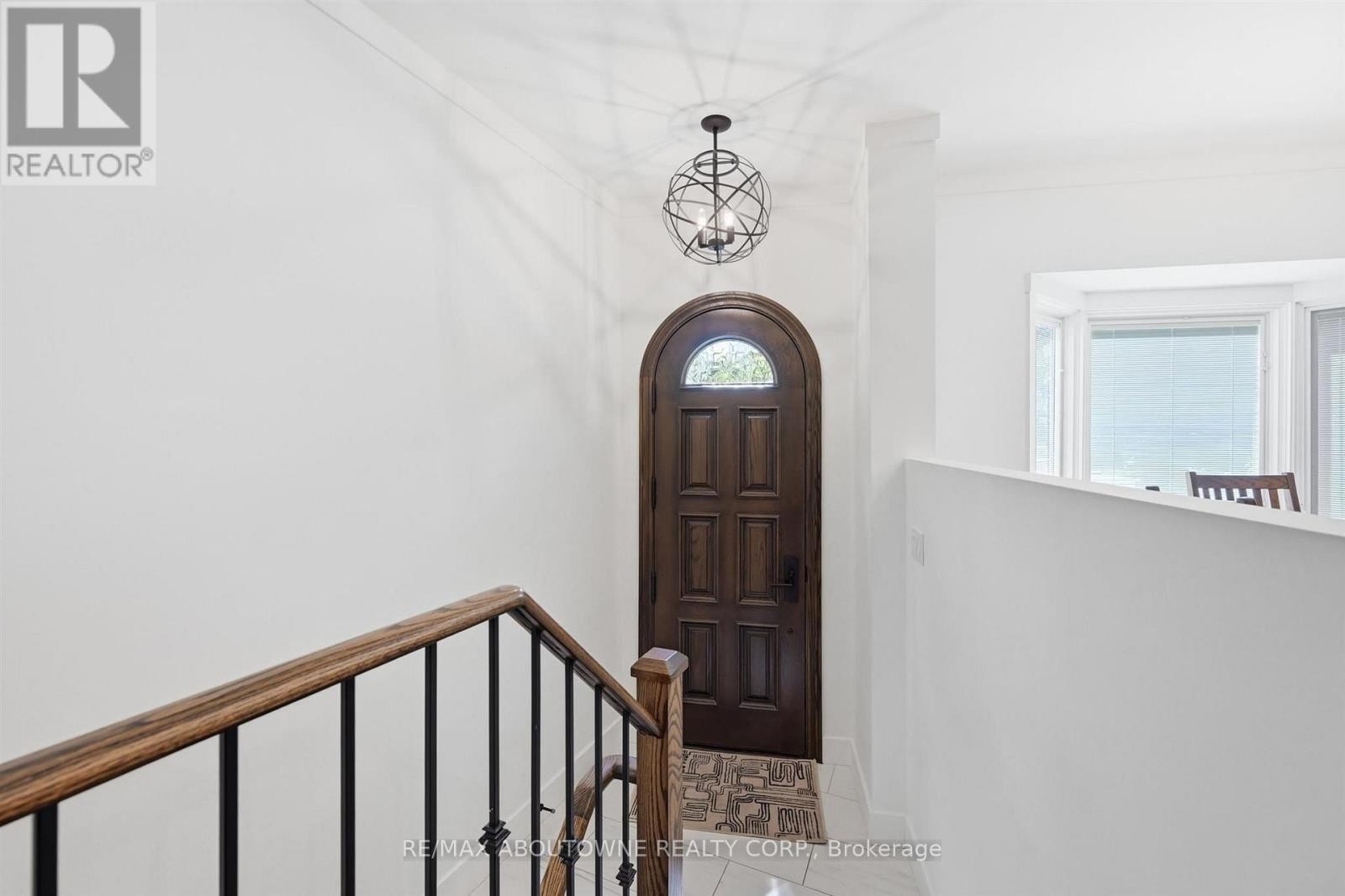 












25 SOUTHWIND TERRACE

,
Oakville (BR Bronte),




Ontario
L6L6K6

