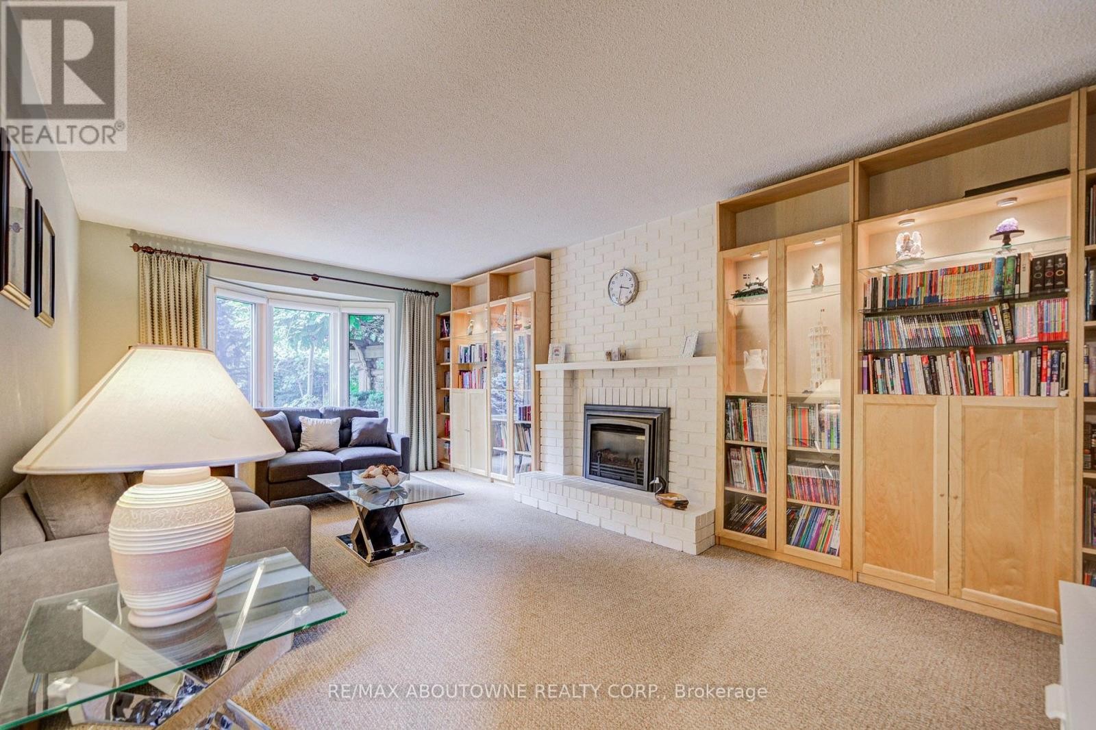 












1511 STONEYBROOK TRAIL

,
Oakville (GA Glen Abbey),




Ontario
L6M2R4

