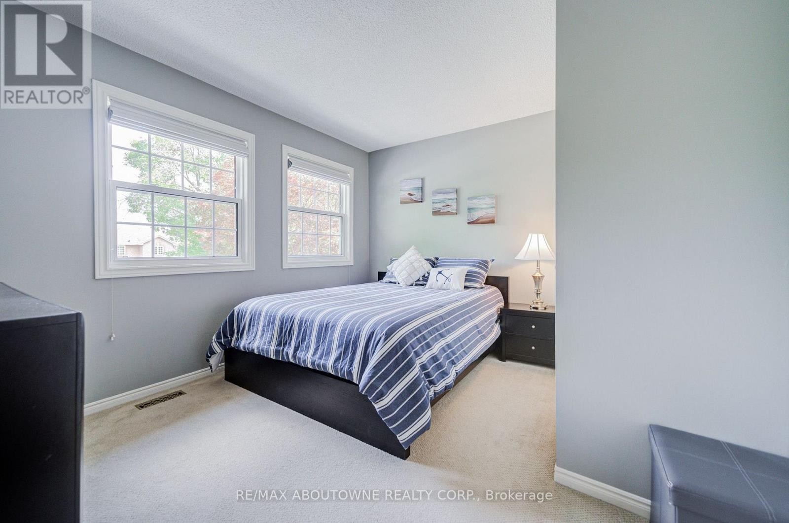 












1511 STONEYBROOK TRAIL

,
Oakville (GA Glen Abbey),




Ontario
L6M2R4

