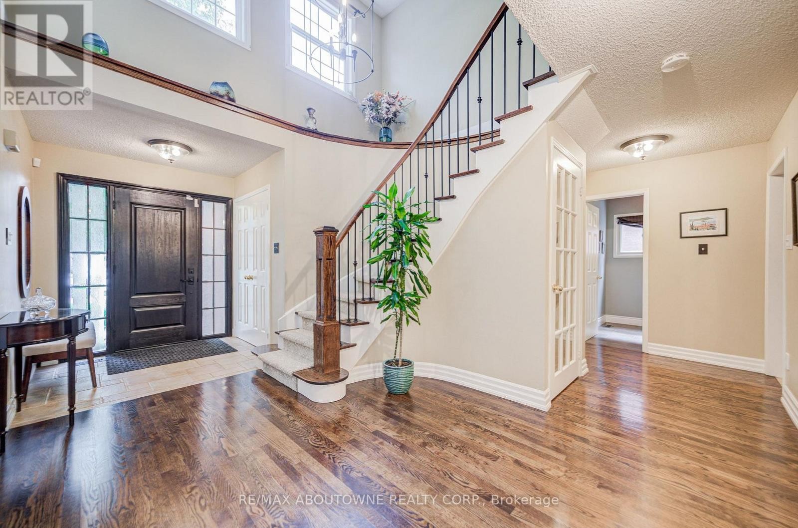












1511 STONEYBROOK TRAIL

,
Oakville (GA Glen Abbey),




Ontario
L6M2R4

