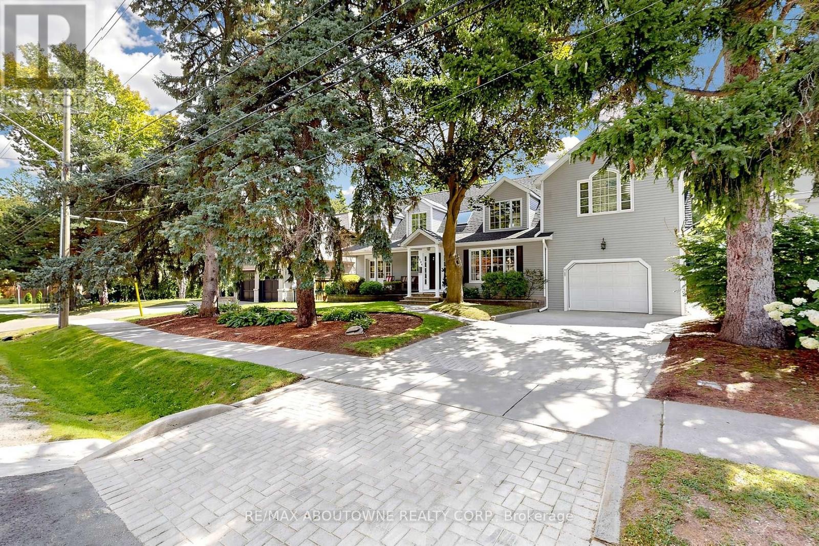 












1304 DEVON ROAD

,
Oakville (MO Morrison),




Ontario
L6J2L8

