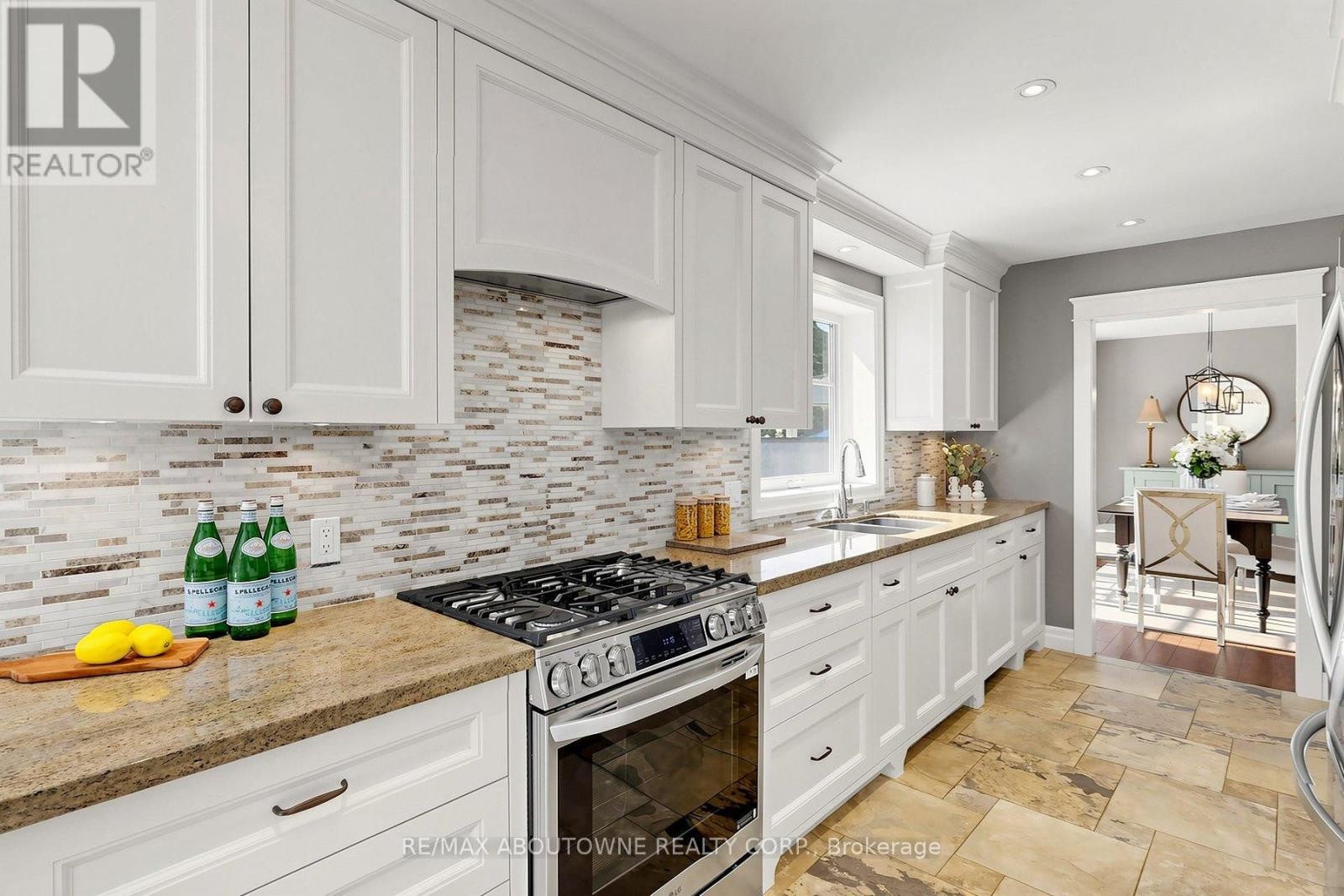 












1304 DEVON ROAD

,
Oakville (MO Morrison),




Ontario
L6J2L8

