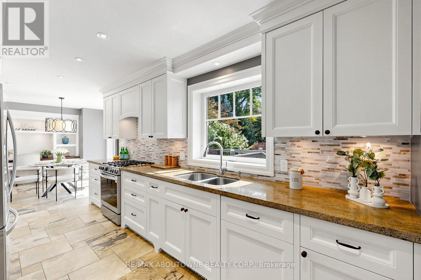 












1304 DEVON ROAD

,
Oakville (MO Morrison),




Ontario
L6J2L8

