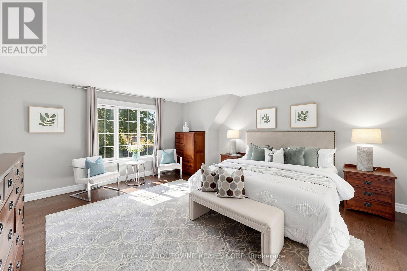 












1304 DEVON ROAD

,
Oakville (MO Morrison),




Ontario
L6J2L8

